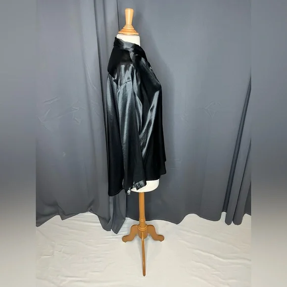 JF silk like outfit. - Picture 3 of 14